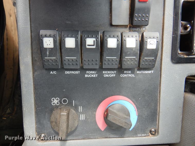 image for item DK8089 2001 Caterpillar 924G  wheel loader