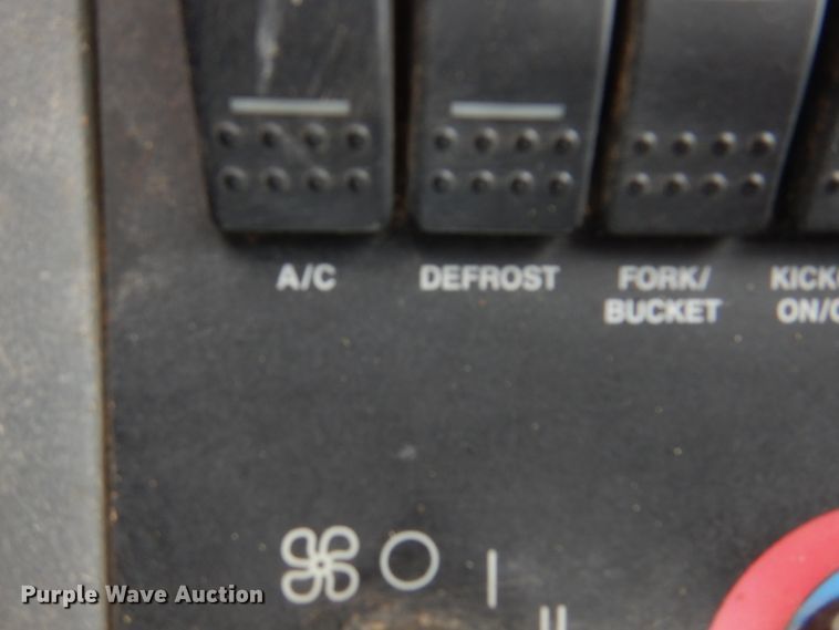 image for item DK8089 2001 Caterpillar 924G  wheel loader