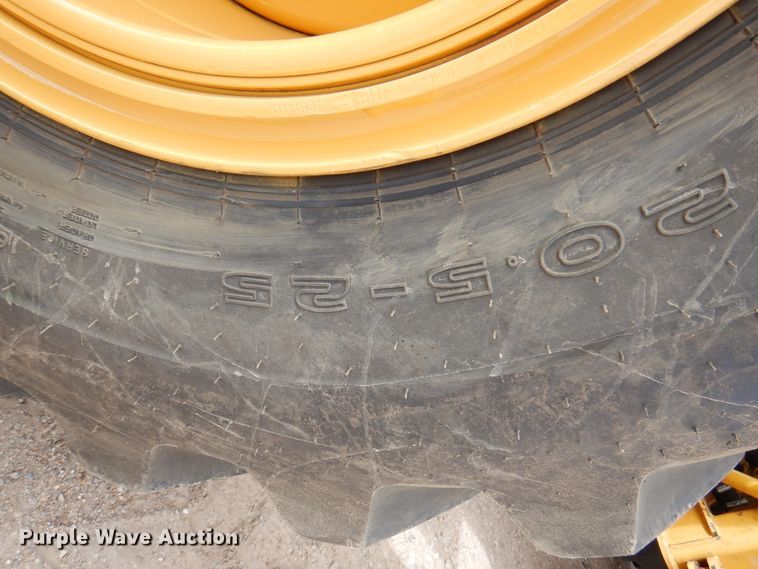 image for item DK8089 2001 Caterpillar 924G  wheel loader