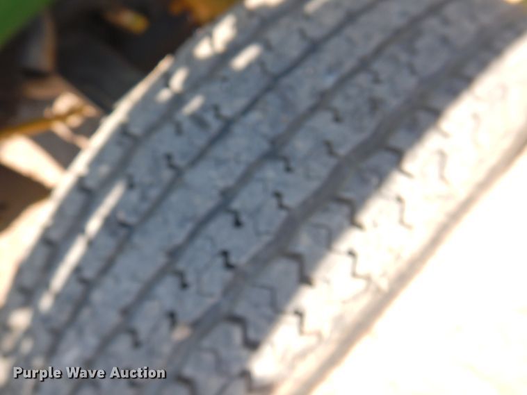 image for item DK8095 1999 John Deere 4300  tractor