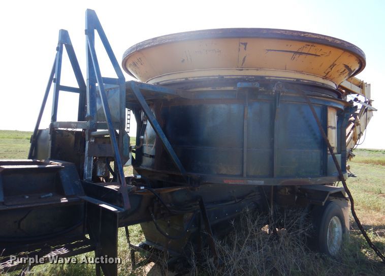 image for item DK8097 W-H-O Tub  bale processor