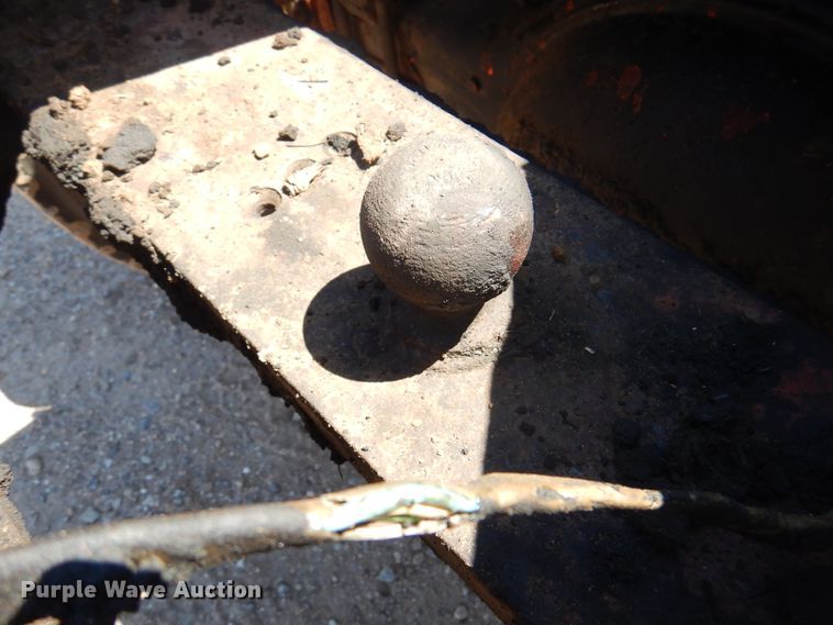 image for item DK8098 1984 International G2275  semi truck