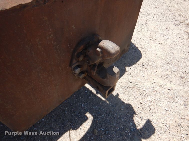 image for item DK8098 1984 International G2275  semi truck