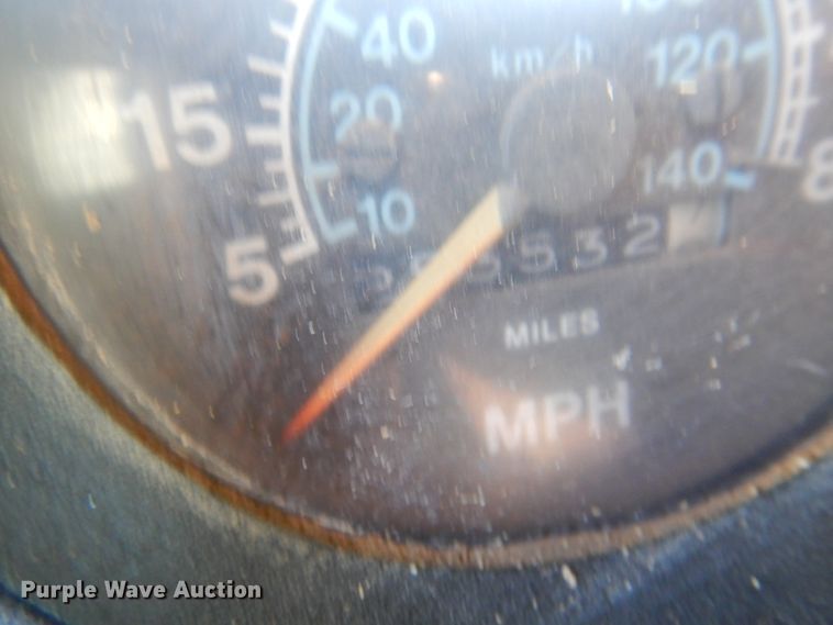 image for item DK8098 1984 International G2275  semi truck