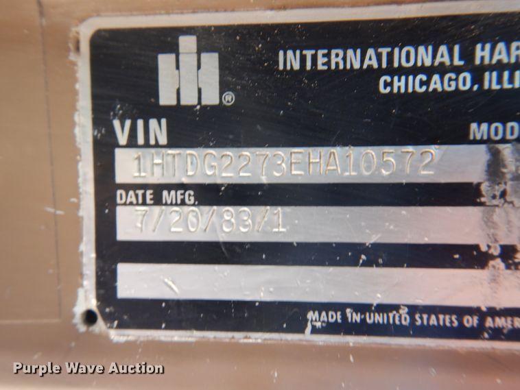 image for item DK8098 1984 International G2275  semi truck