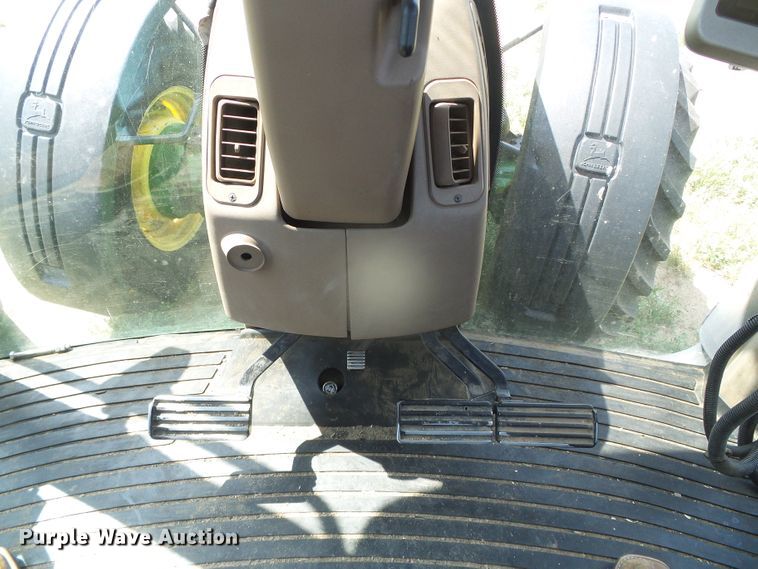 image for item GR9490 2000 John Deere 8410  MFWD tractor