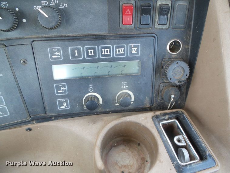 image for item GR9490 2000 John Deere 8410  MFWD tractor