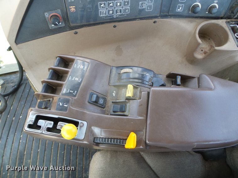 image for item GR9490 2000 John Deere 8410  MFWD tractor