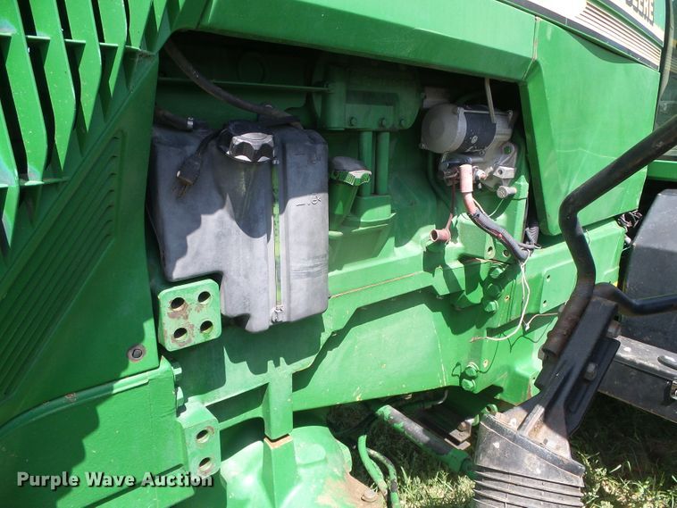 image for item GR9490 2000 John Deere 8410  MFWD tractor