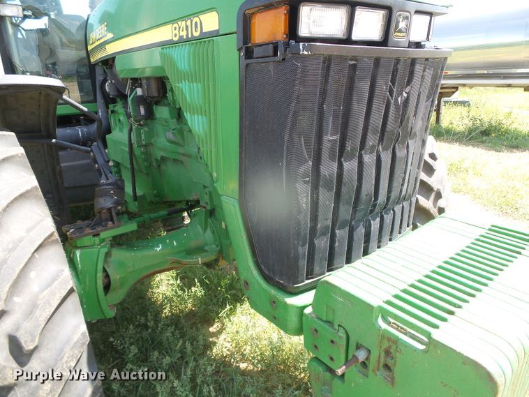 image for item GR9490 2000 John Deere 8410  MFWD tractor