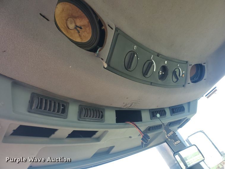 image for item JM9645 1996 Case IH 7220  tractor