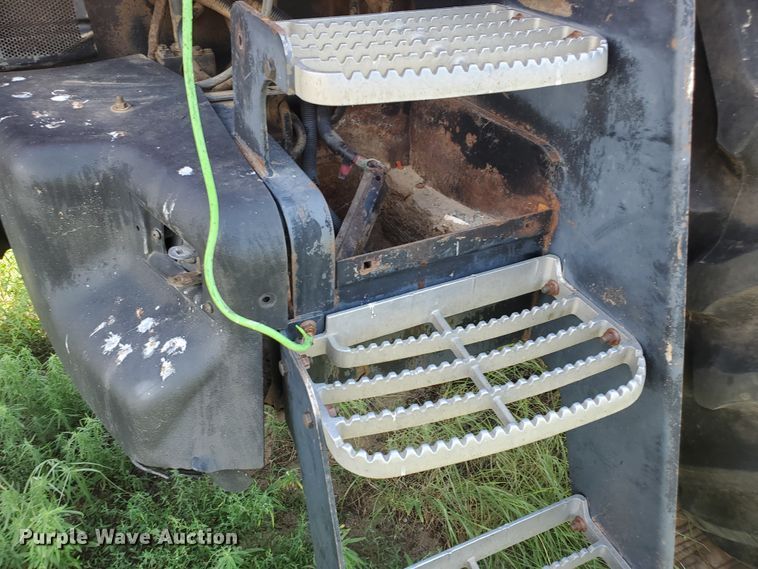 image for item JM9645 1996 Case IH 7220  tractor