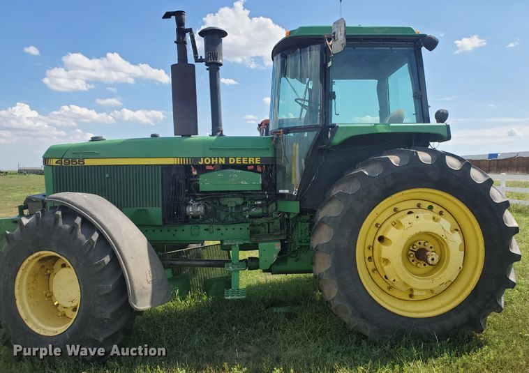 image for item JM9646 1990 John Deere 4955  MFWD tractor