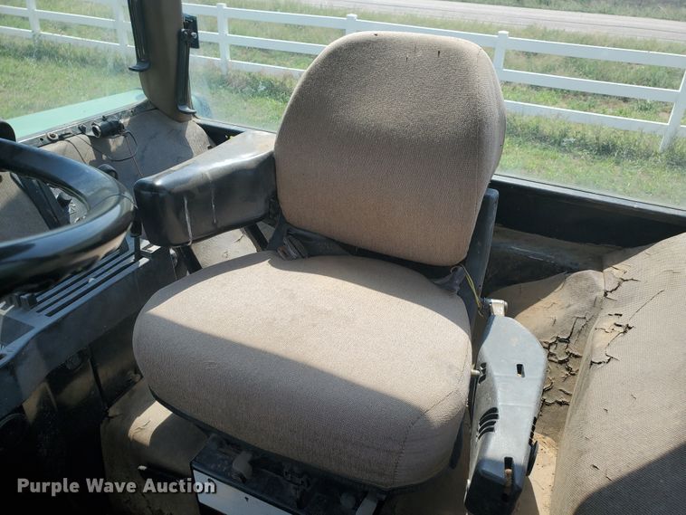 image for item JM9646 1990 John Deere 4955  MFWD tractor