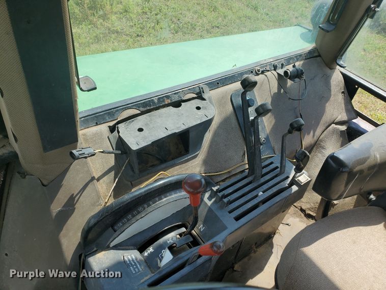 image for item JM9646 1990 John Deere 4955  MFWD tractor