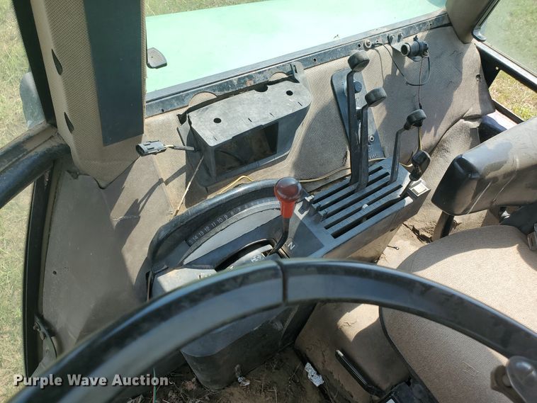 image for item JM9646 1990 John Deere 4955  MFWD tractor