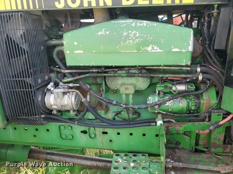 image for item JM9646 1990 John Deere 4955  MFWD tractor