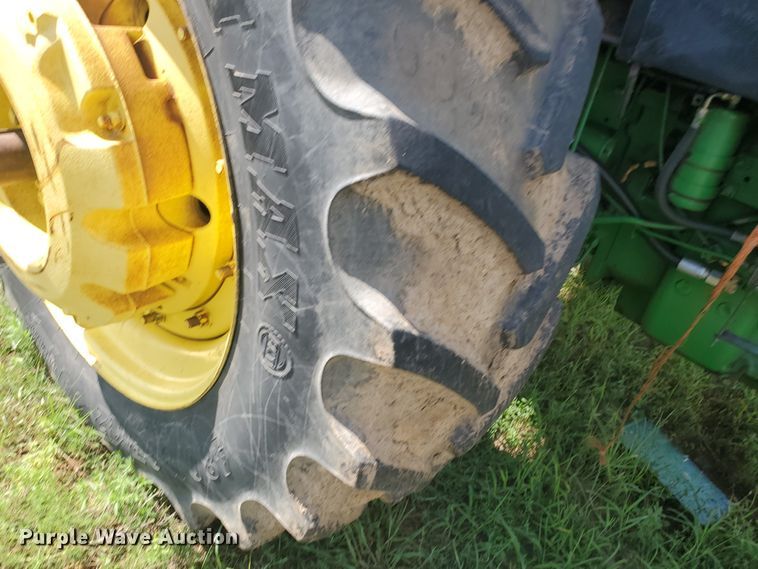 image for item JM9646 1990 John Deere 4955  MFWD tractor