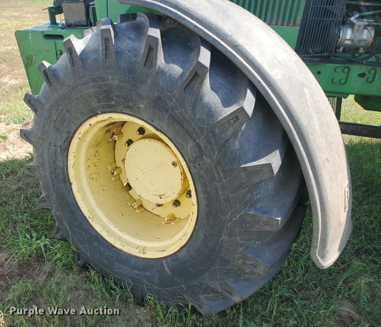 image for item JM9646 1990 John Deere 4955  MFWD tractor