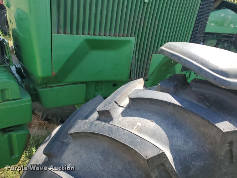 image for item JM9646 1990 John Deere 4955  MFWD tractor