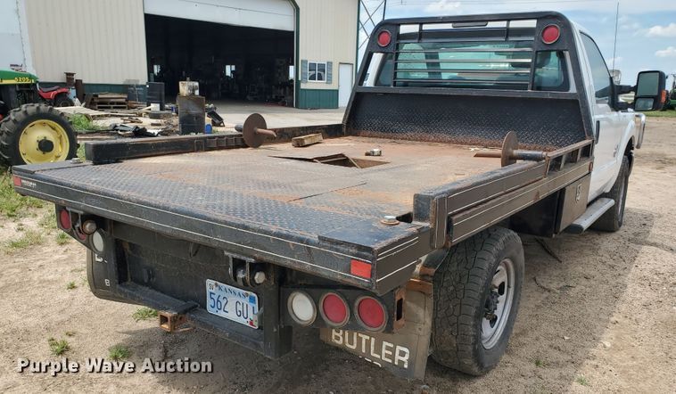 image for item JM9649 2015 Ford F350 Super Duty  bale bed pickup truck