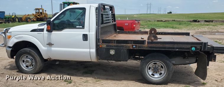 image for item JM9649 2015 Ford F350 Super Duty  bale bed pickup truck