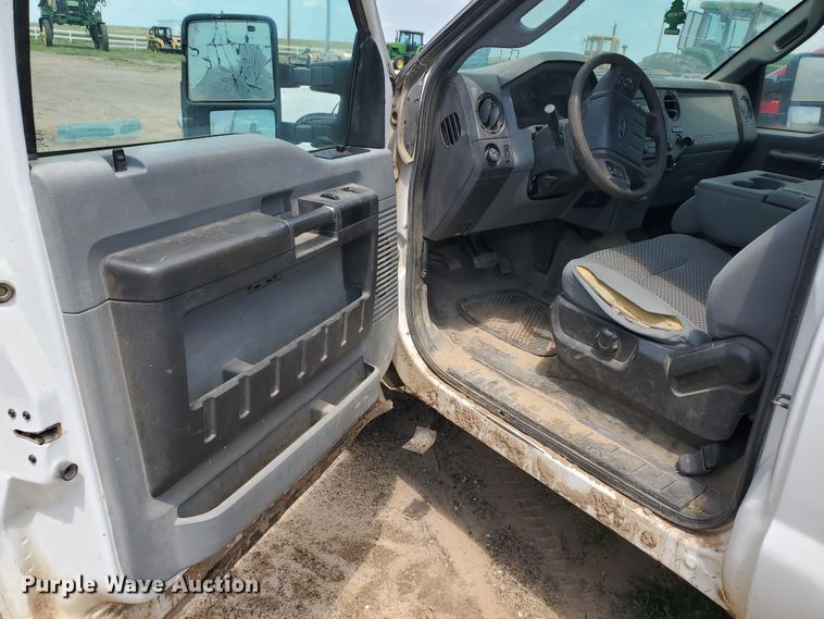 image for item JM9649 2015 Ford F350 Super Duty  bale bed pickup truck