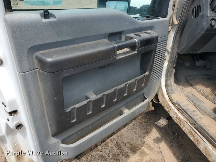 image for item JM9649 2015 Ford F350 Super Duty  bale bed pickup truck