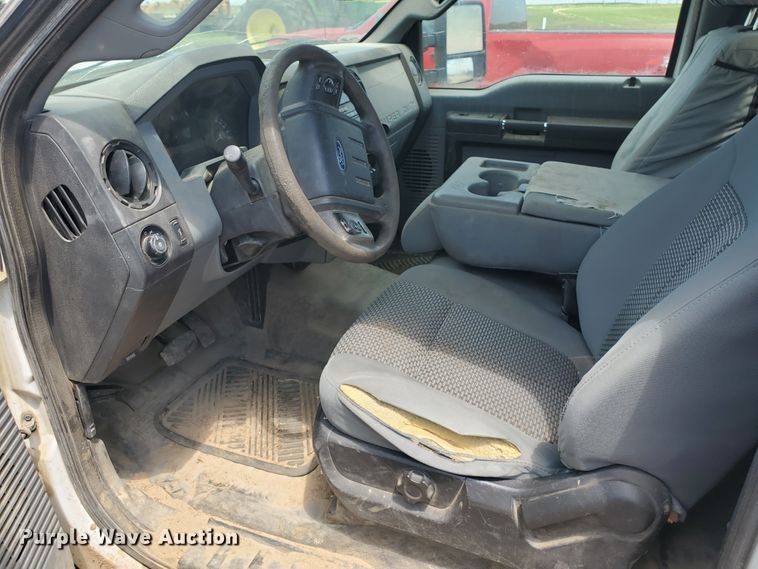 image for item JM9649 2015 Ford F350 Super Duty  bale bed pickup truck