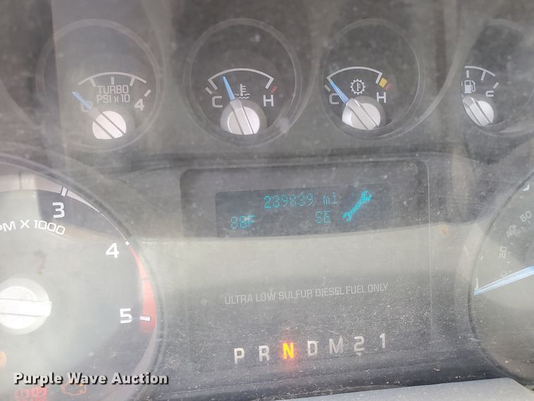 image for item JM9649 2015 Ford F350 Super Duty  bale bed pickup truck