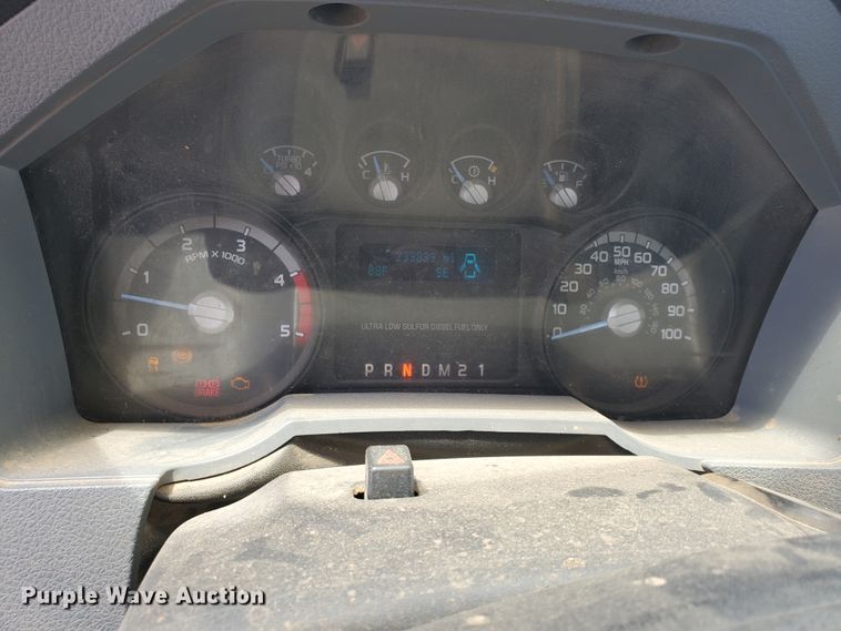 image for item JM9649 2015 Ford F350 Super Duty  bale bed pickup truck