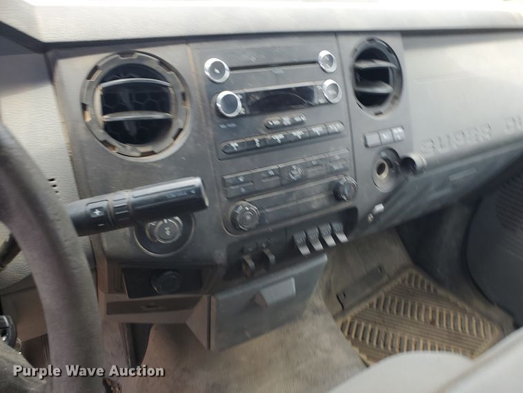 image for item JM9649 2015 Ford F350 Super Duty  bale bed pickup truck