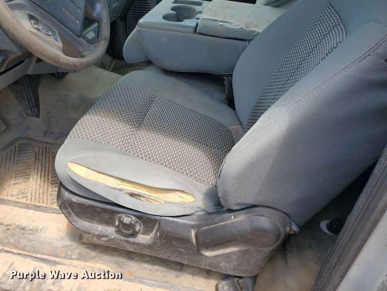 image for item JM9649 2015 Ford F350 Super Duty  bale bed pickup truck