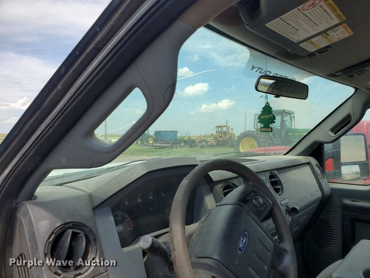 image for item JM9649 2015 Ford F350 Super Duty  bale bed pickup truck