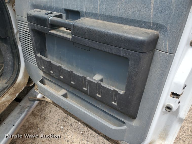 image for item JM9649 2015 Ford F350 Super Duty  bale bed pickup truck