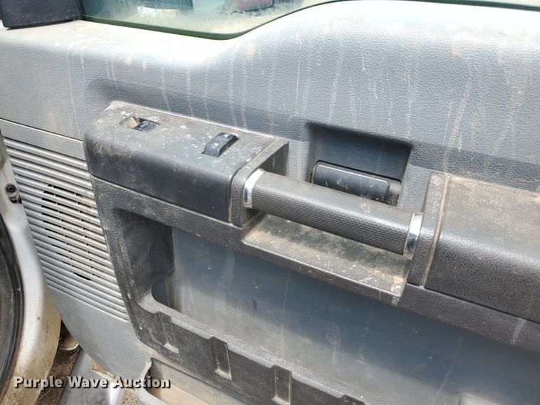 image for item JM9649 2015 Ford F350 Super Duty  bale bed pickup truck