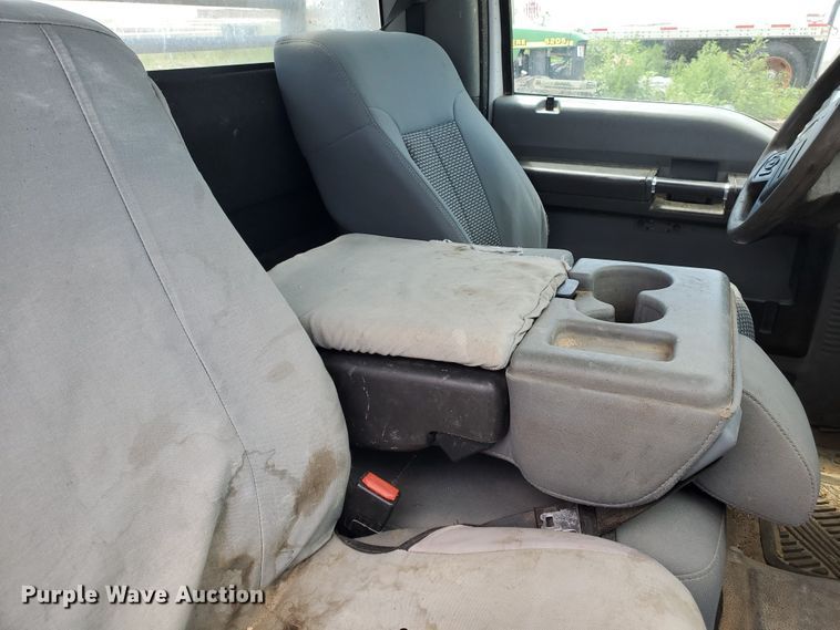 image for item JM9649 2015 Ford F350 Super Duty  bale bed pickup truck