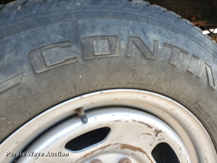 image for item JM9649 2015 Ford F350 Super Duty  bale bed pickup truck