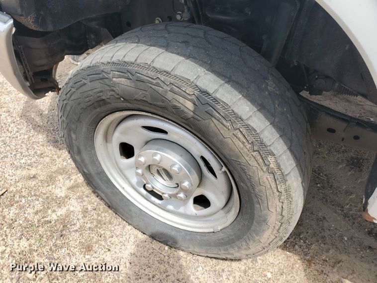 image for item JM9649 2015 Ford F350 Super Duty  bale bed pickup truck