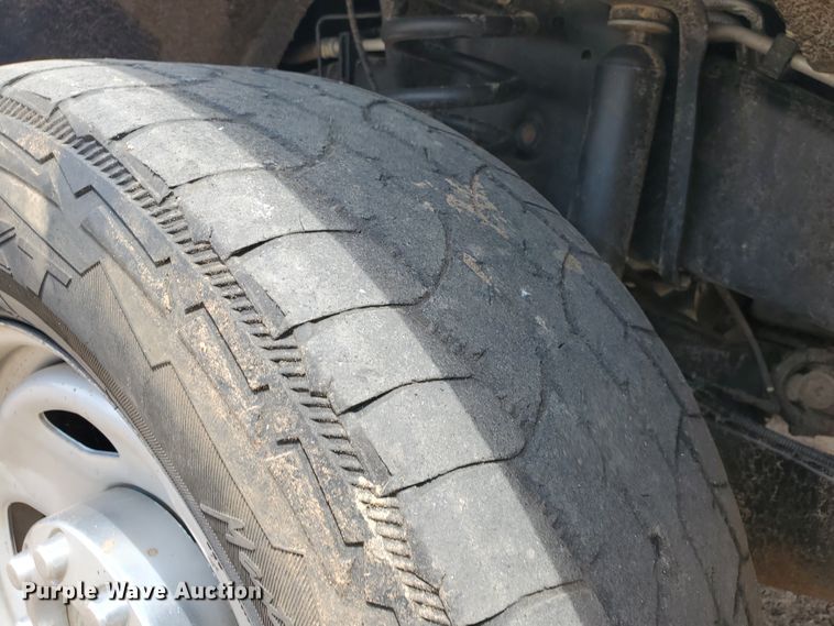 image for item JM9649 2015 Ford F350 Super Duty  bale bed pickup truck