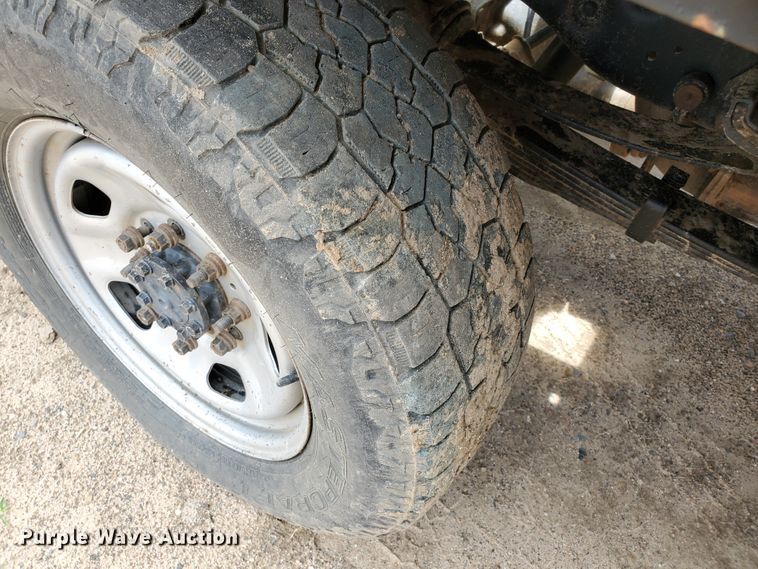 image for item JM9649 2015 Ford F350 Super Duty  bale bed pickup truck