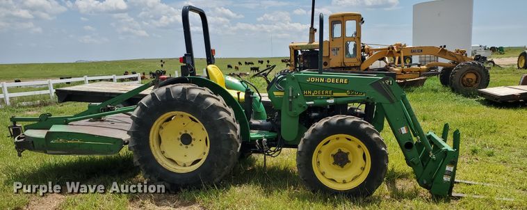 image for item JM9650 2001 John Deere 5205  MFWD tractor
