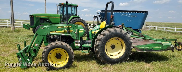 image for item JM9650 2001 John Deere 5205  MFWD tractor