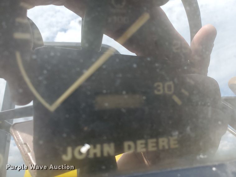 image for item JM9650 2001 John Deere 5205  MFWD tractor