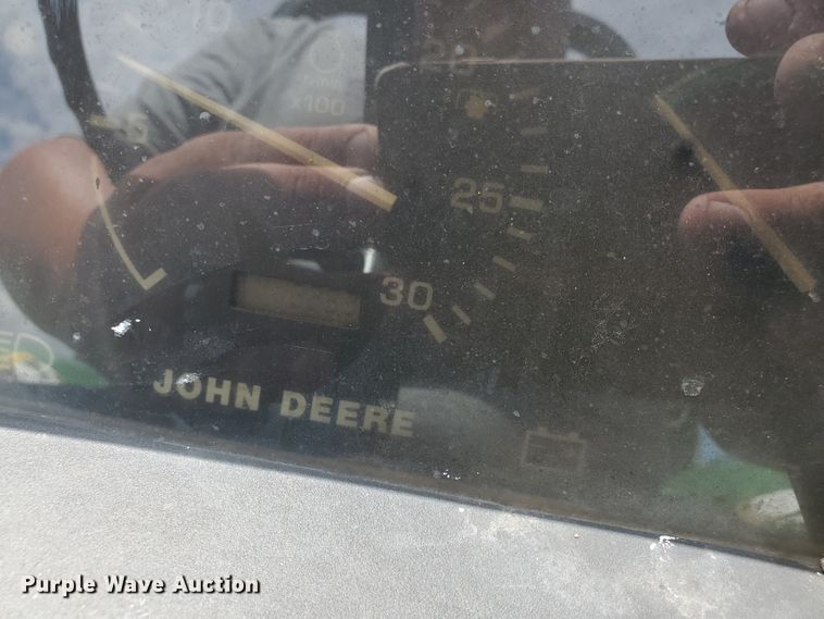 image for item JM9650 2001 John Deere 5205  MFWD tractor