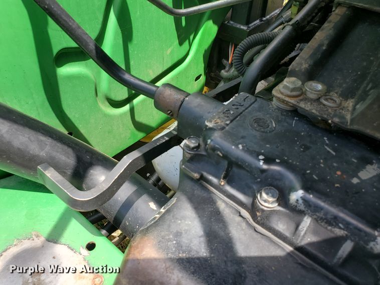 image for item JM9650 2001 John Deere 5205  MFWD tractor