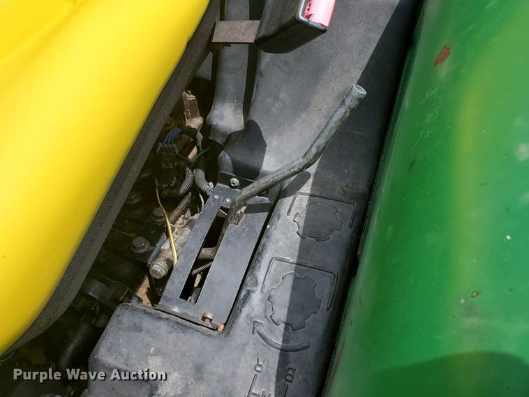 image for item JM9650 2001 John Deere 5205  MFWD tractor