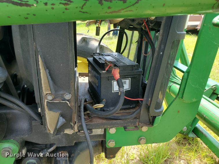 image for item JM9650 2001 John Deere 5205  MFWD tractor