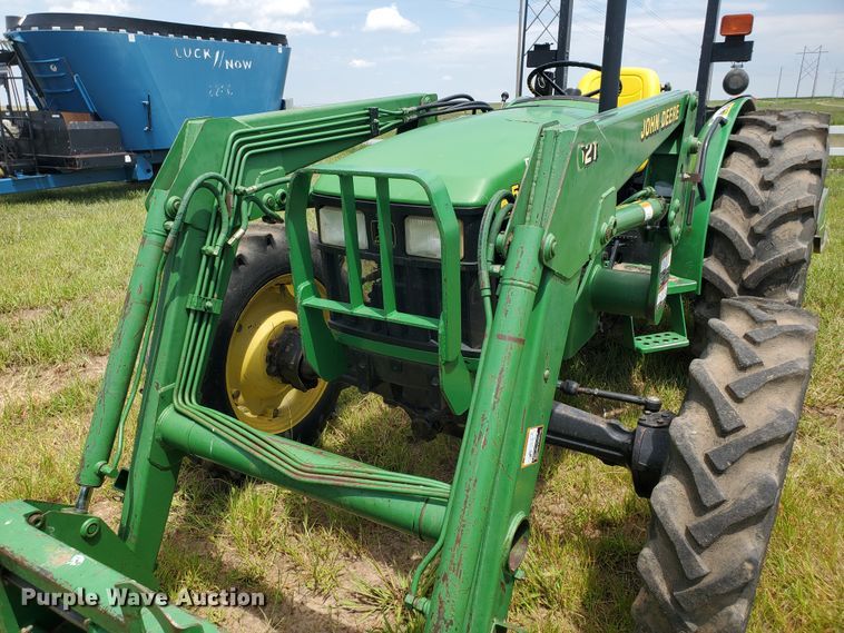 image for item JM9650 2001 John Deere 5205  MFWD tractor