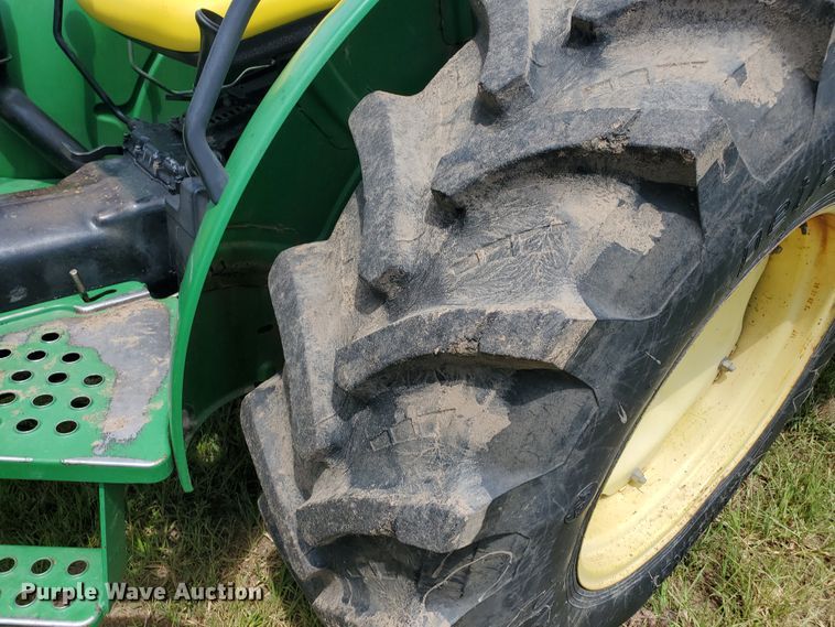 image for item JM9650 2001 John Deere 5205  MFWD tractor